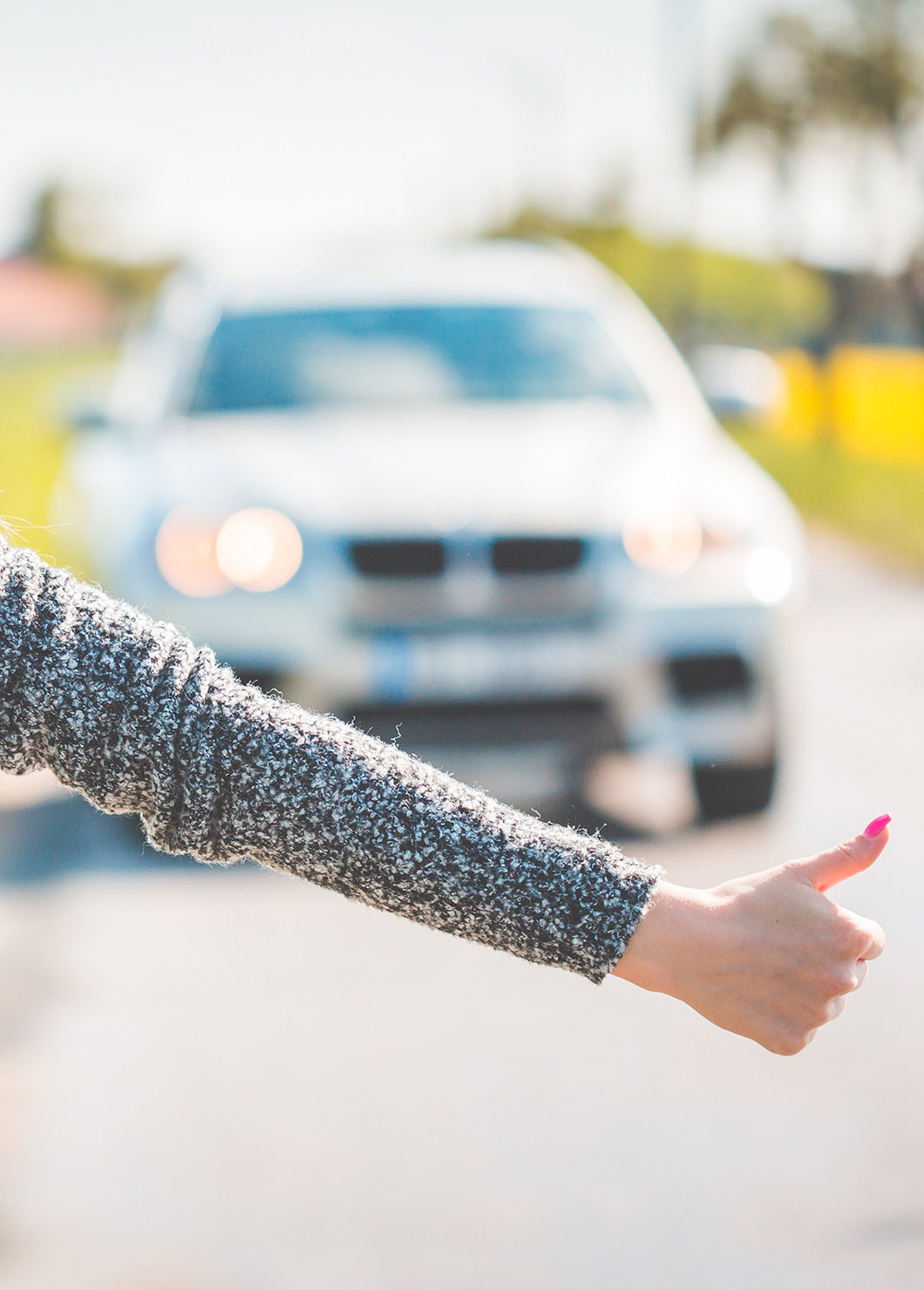 blonde-woman-hitchhiking